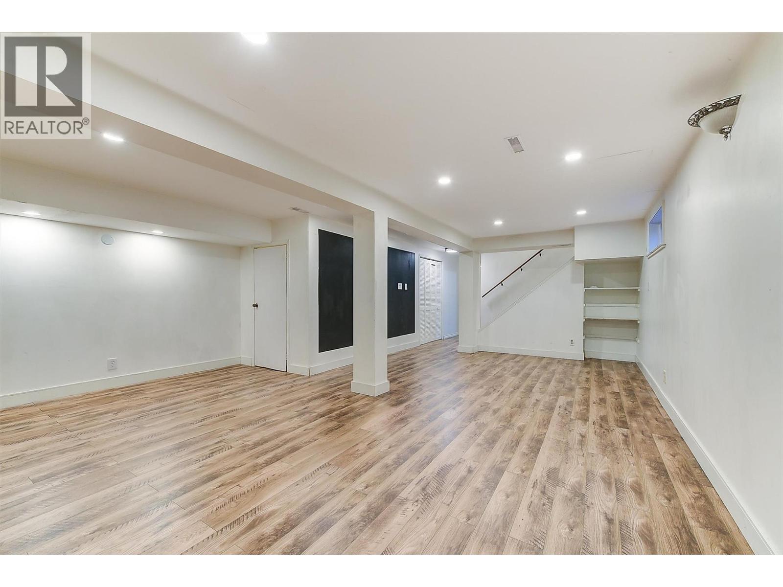  880 Hollydell Road, Kelowna