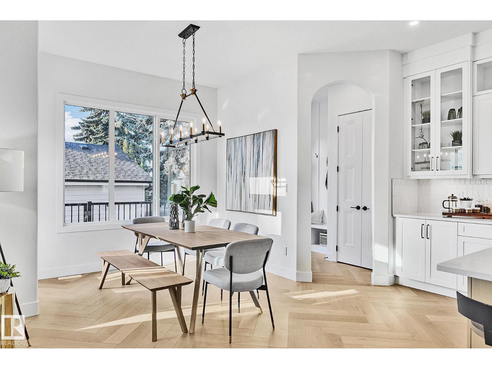 10404 70 ST NW, Edmonton