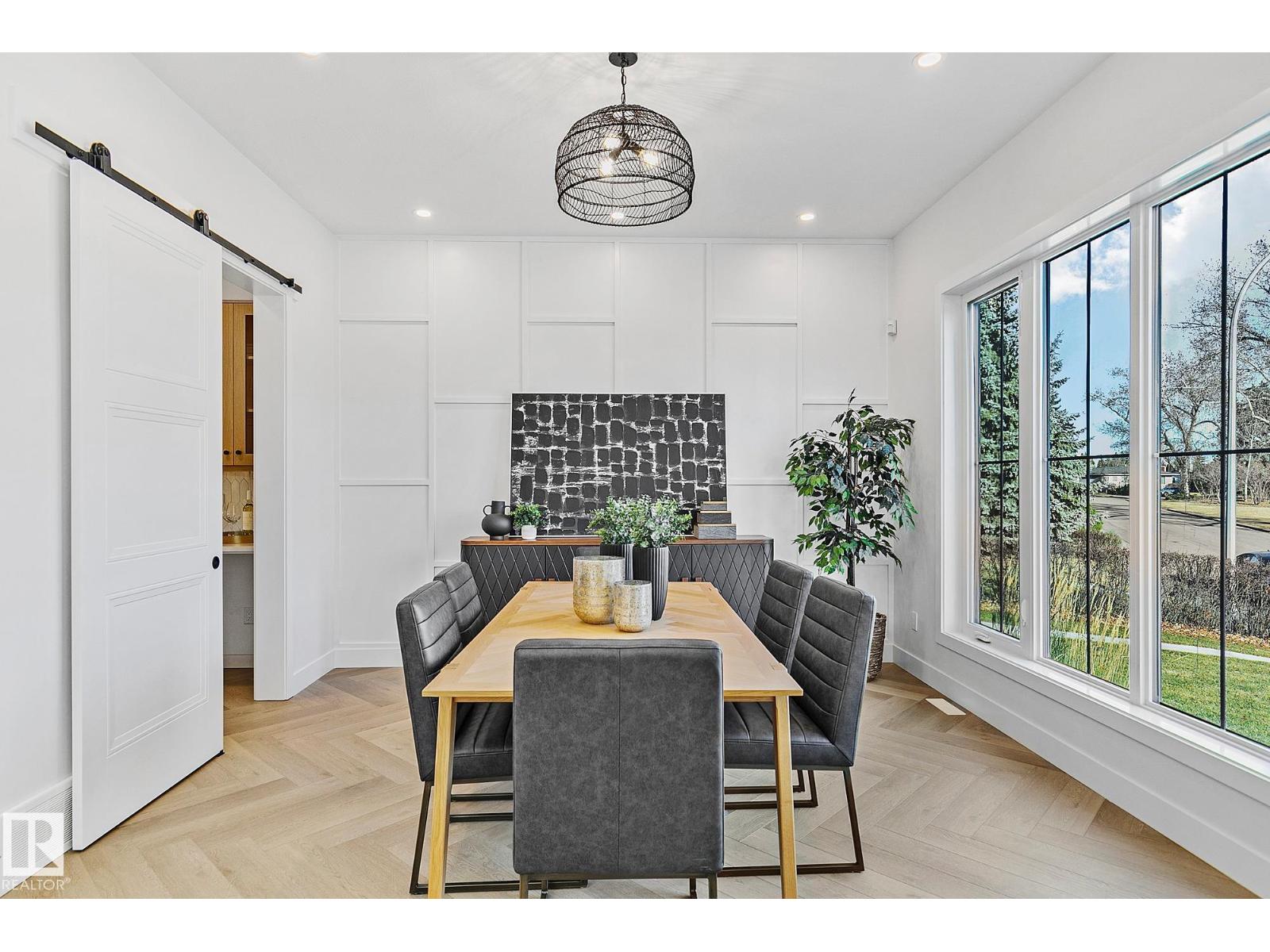 10404 70 ST NW, Edmonton