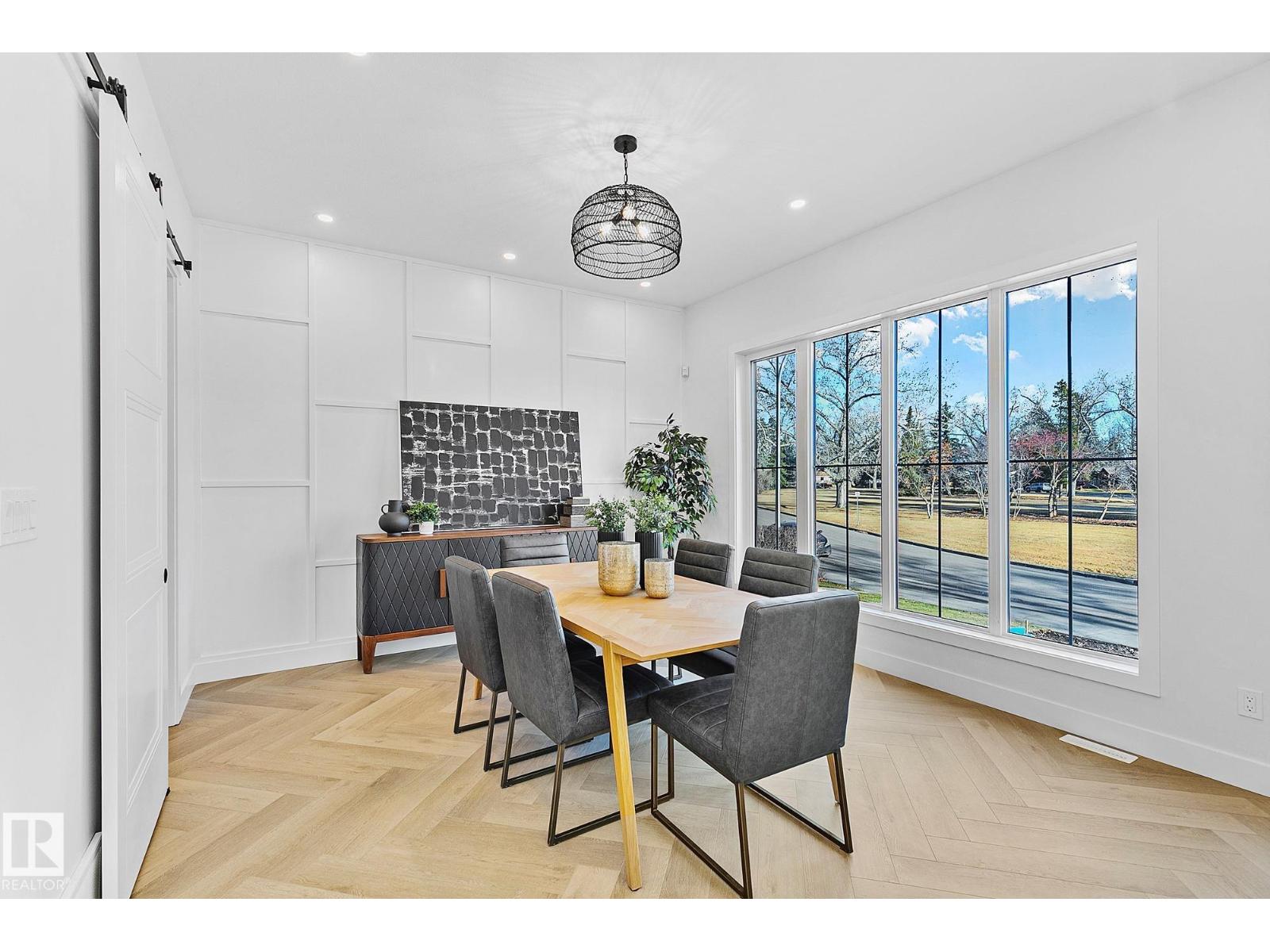 10404 70 ST NW, Edmonton