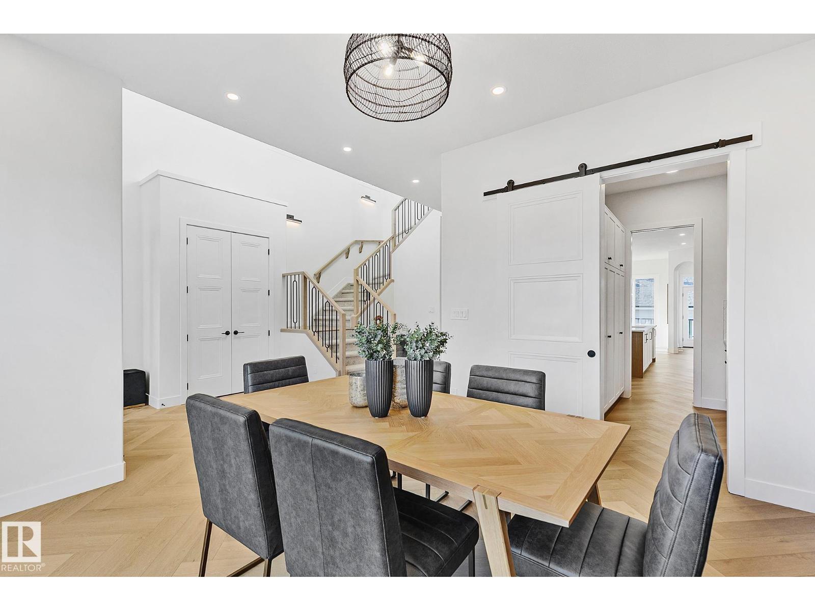 10404 70 ST NW, Edmonton