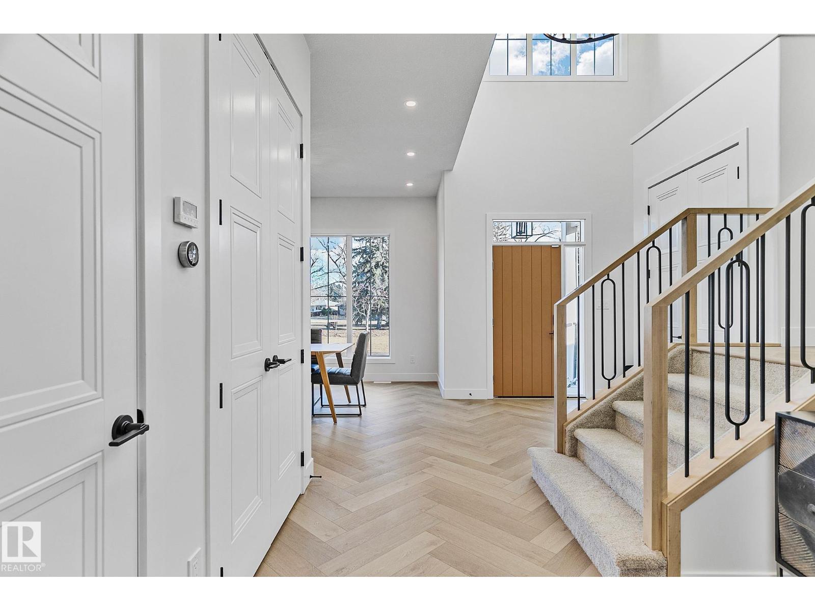 10404 70 ST NW, Edmonton