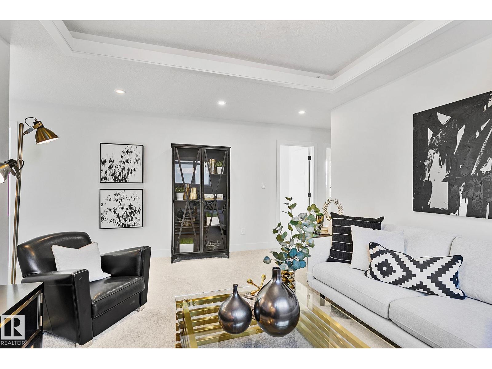 10404 70 ST NW, Edmonton