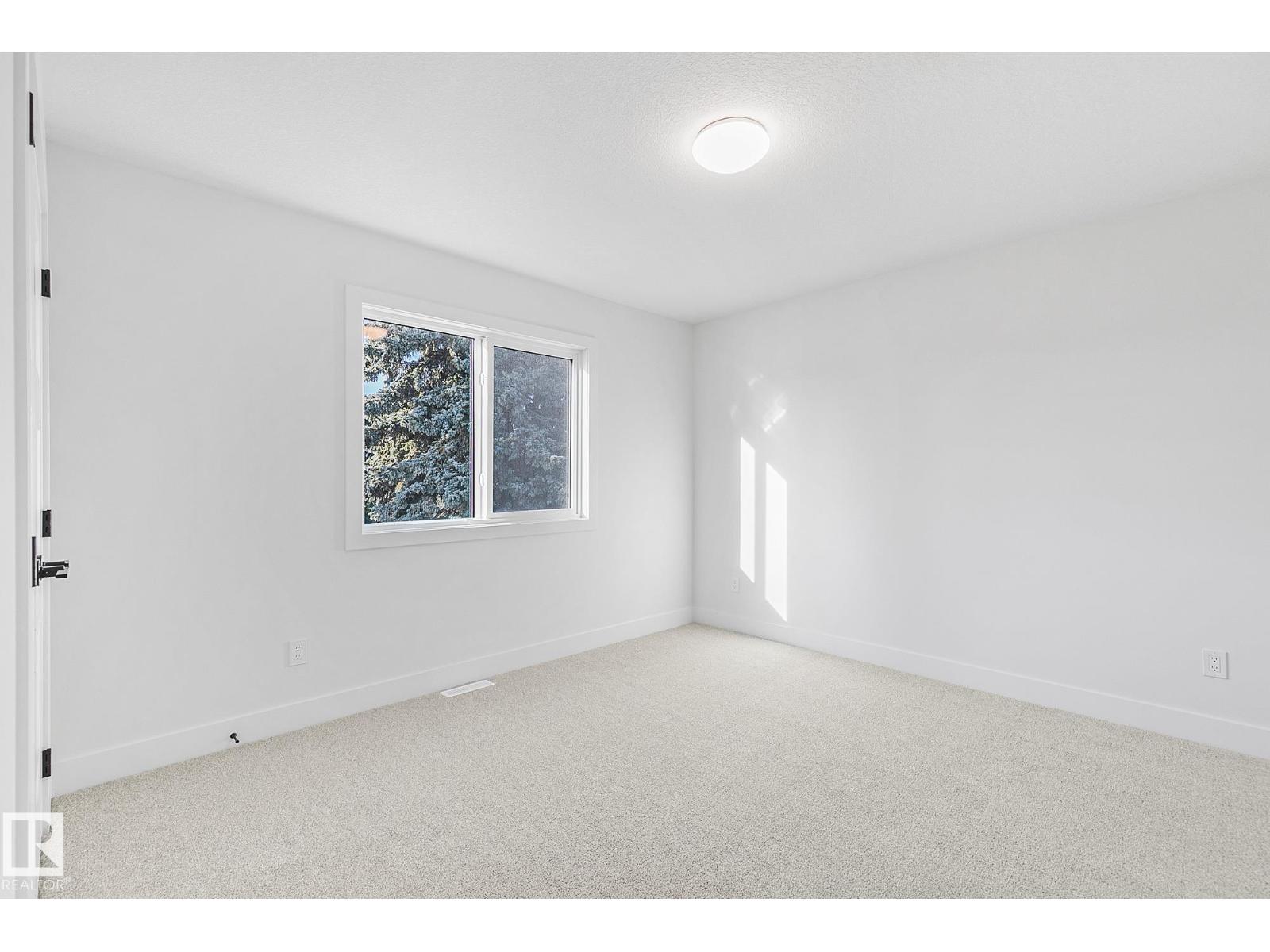 10404 70 ST NW, Edmonton