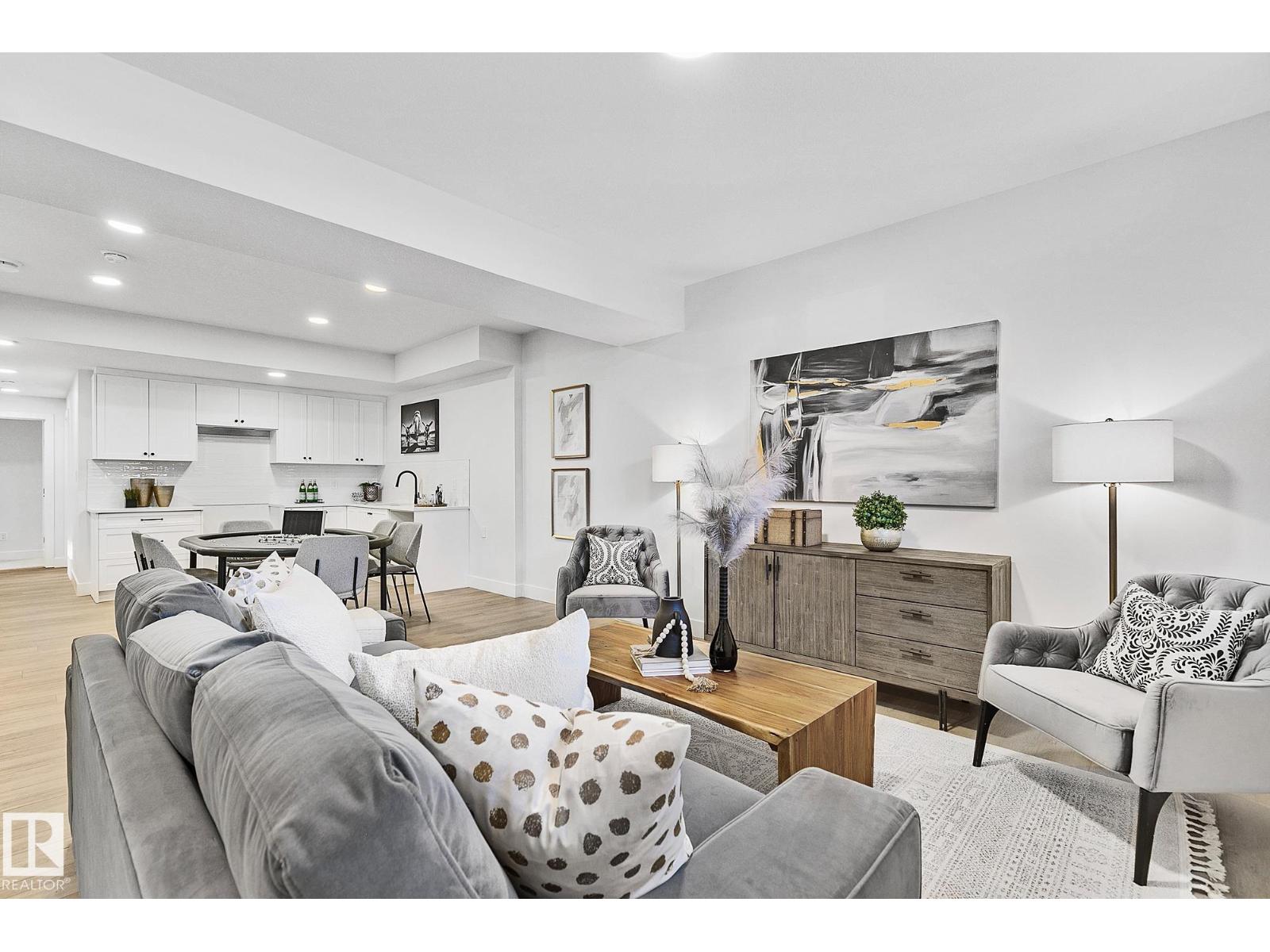 10404 70 ST NW, Edmonton