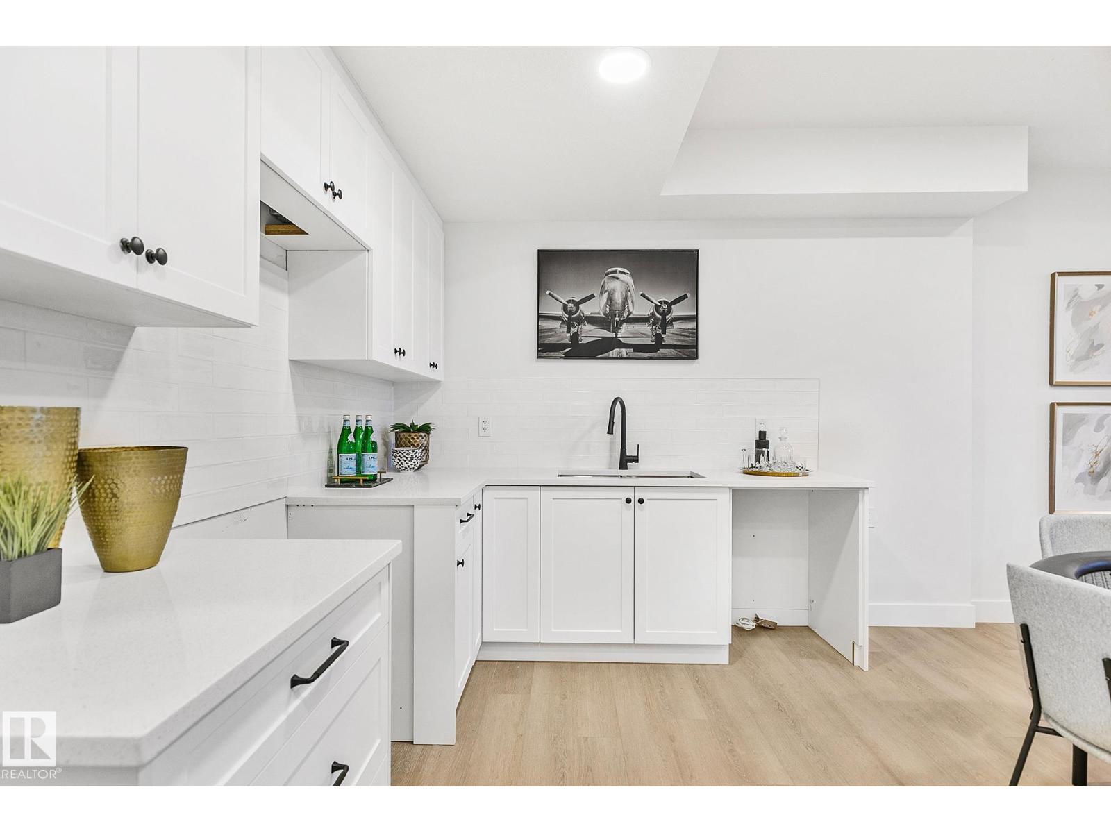 10404 70 ST NW, Edmonton