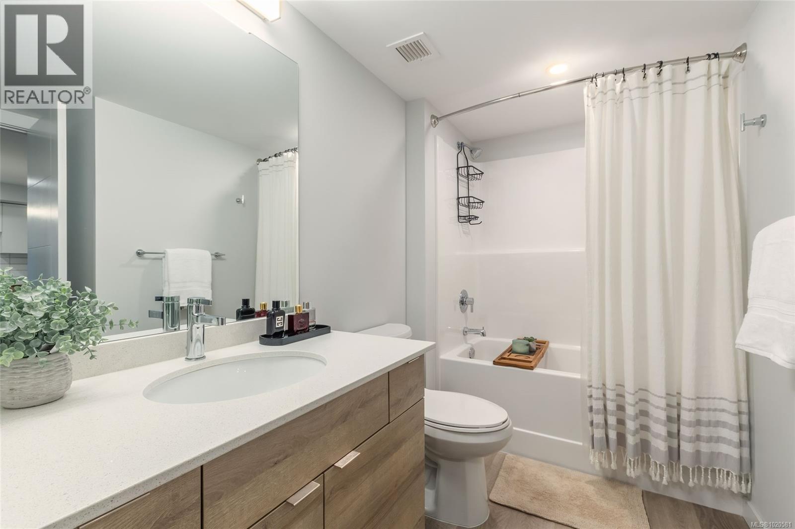 202 4820 Cedar Ridge Pl, Nanaimo