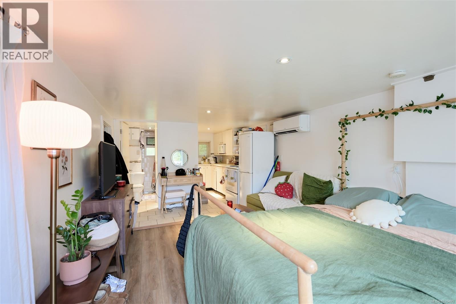  3312 Kingsley Street, Saanich