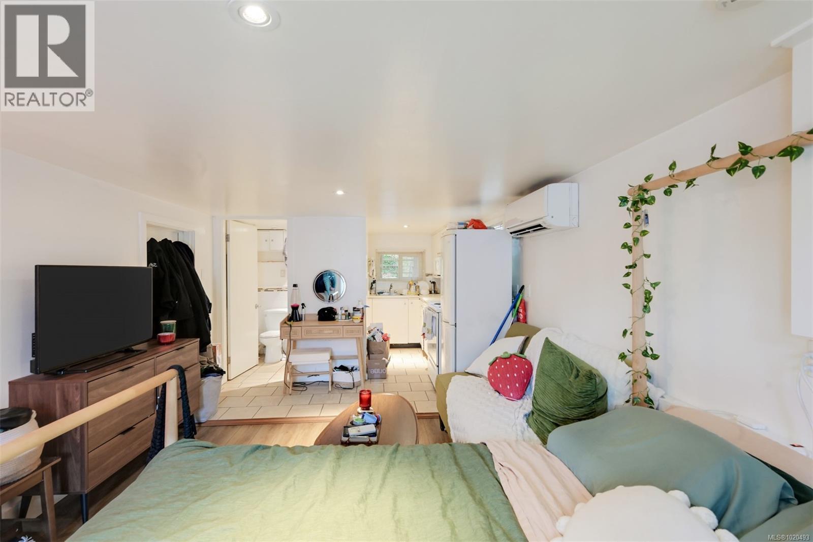  3312 Kingsley Street, Saanich