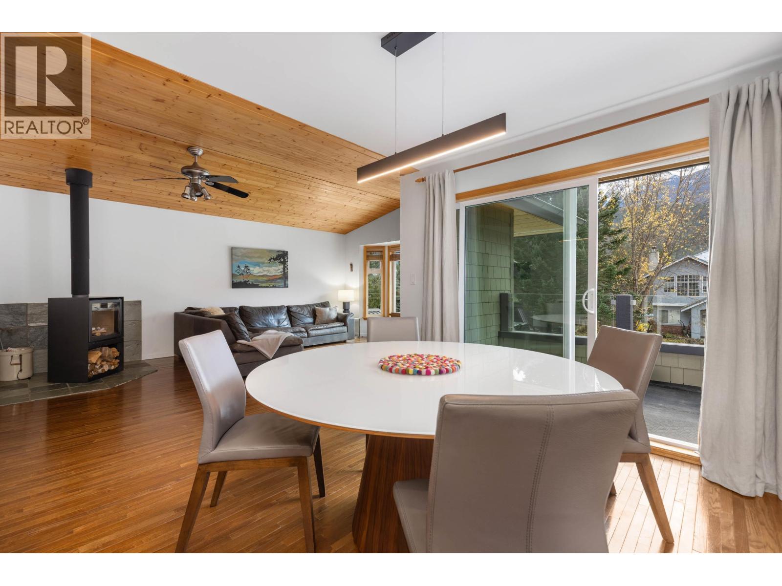 1469 OLIVE STREET, Pemberton