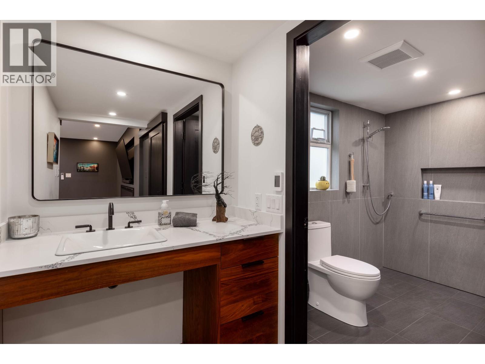 1469 OLIVE STREET, Pemberton