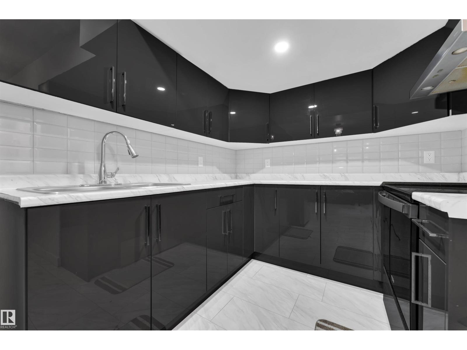 252 39 AV NW, Edmonton