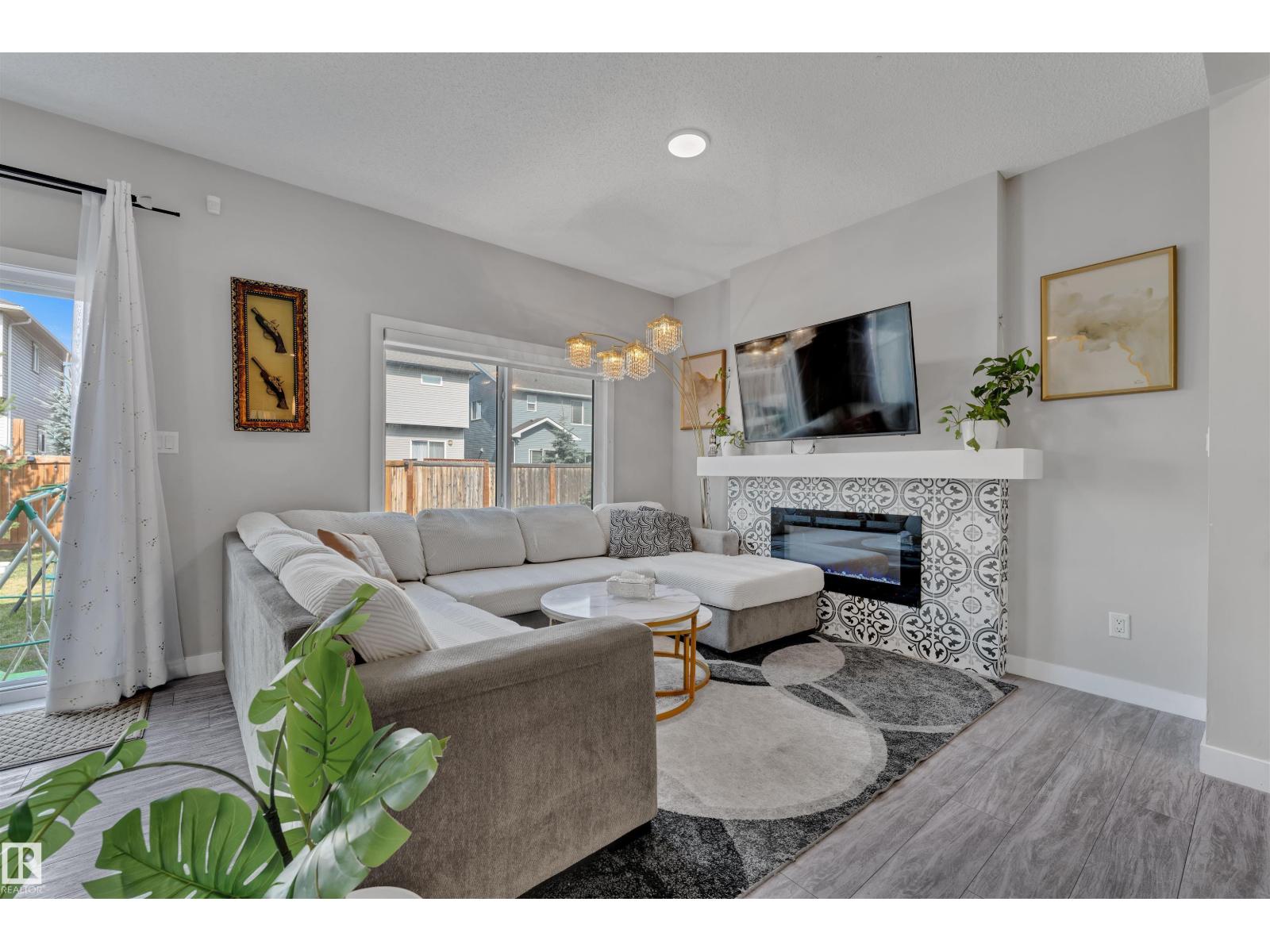 252 39 AV NW, Edmonton