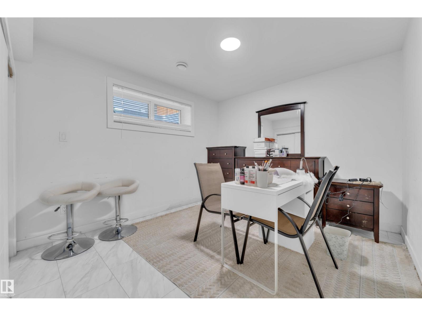 252 39 AV NW, Edmonton