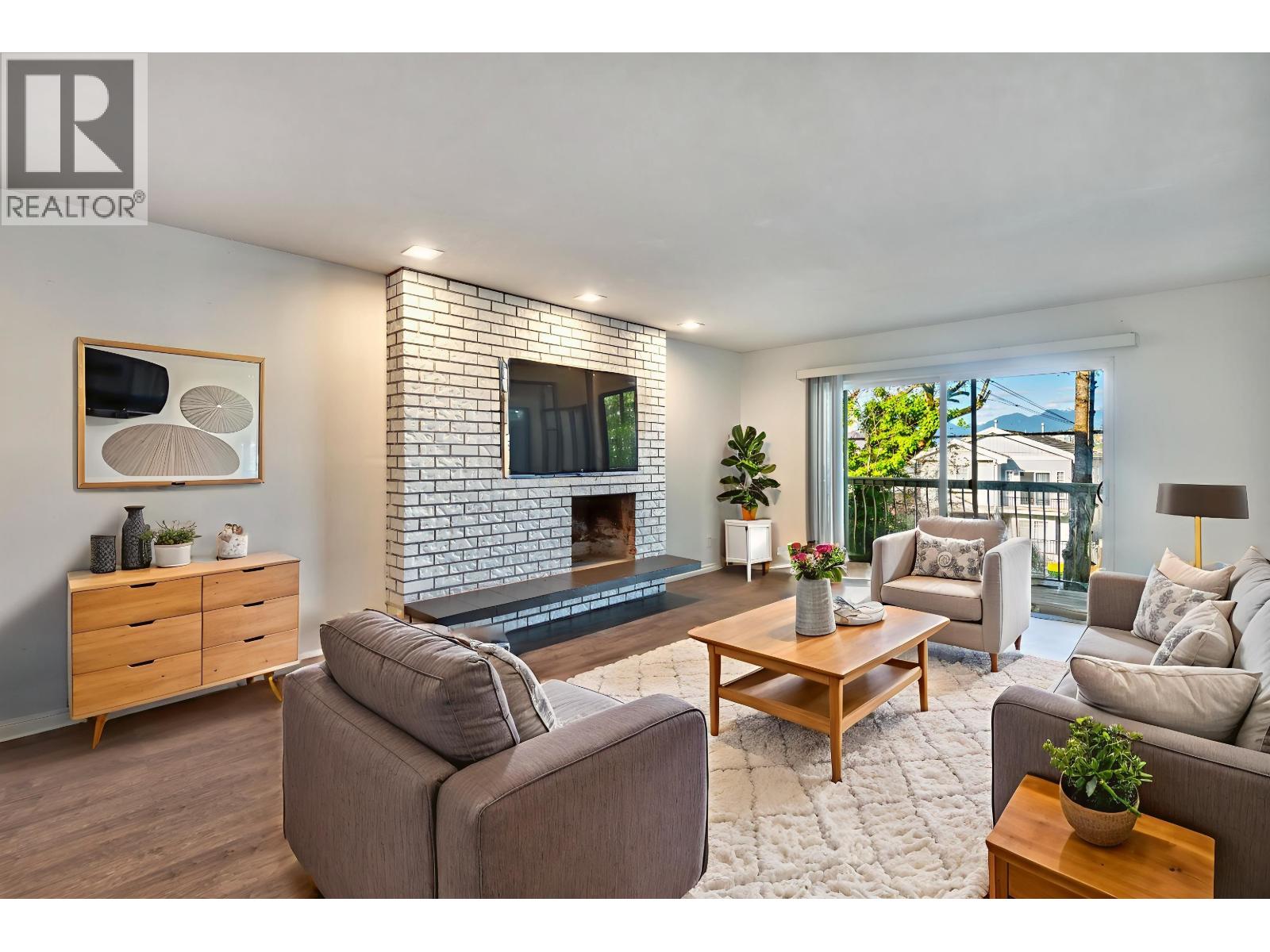 5842 WOODSWORTH STREET, Burnaby