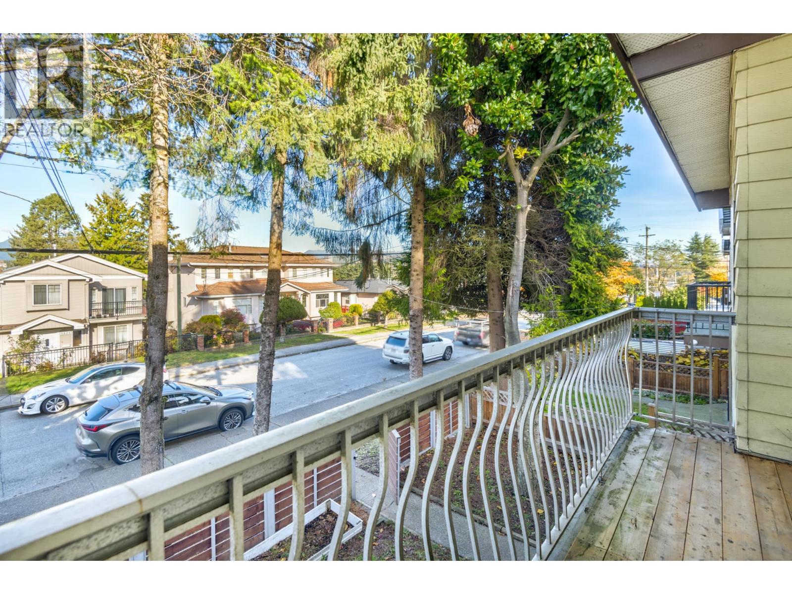 5842 WOODSWORTH STREET, Burnaby