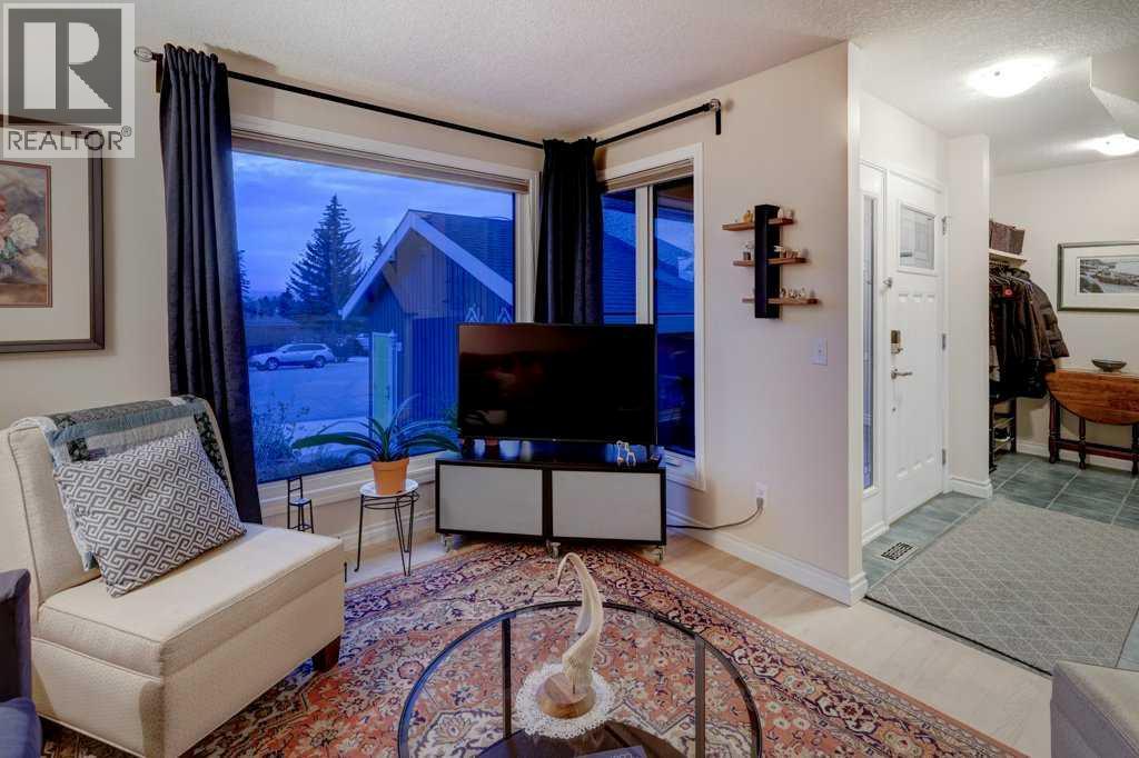 Single Family House 5 Level for Sale in  Hawkville Place NW Hawkwood Calgary 