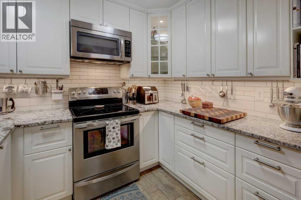 Single Family House 5 Level for Sale in  Hawkville Place NW Hawkwood Calgary 