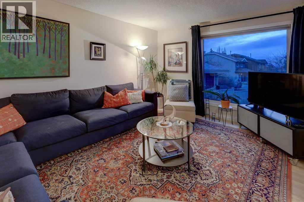 Single Family House 5 Level for Sale in  Hawkville Place NW Hawkwood Calgary 