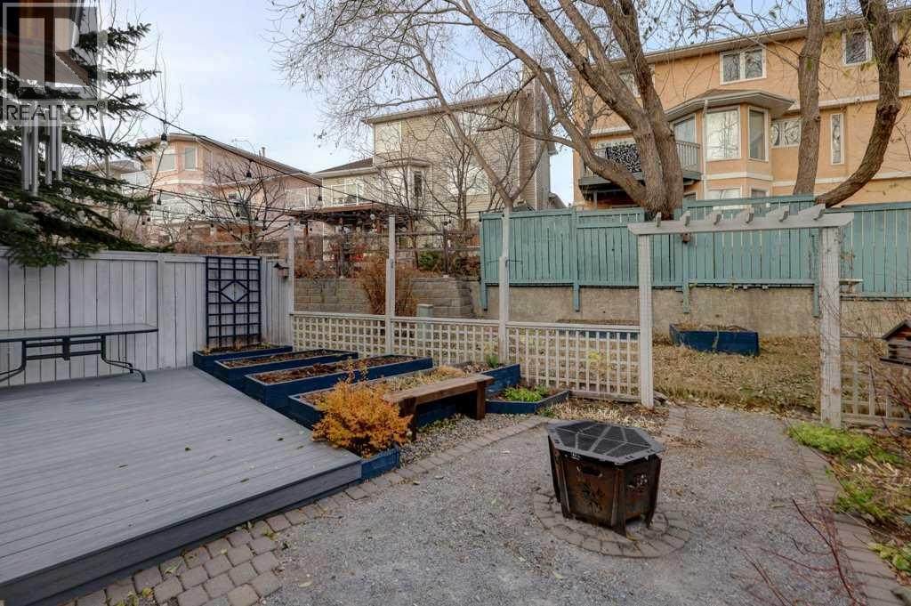 Single Family House 5 Level for Sale in  Hawkville Place NW Hawkwood Calgary 