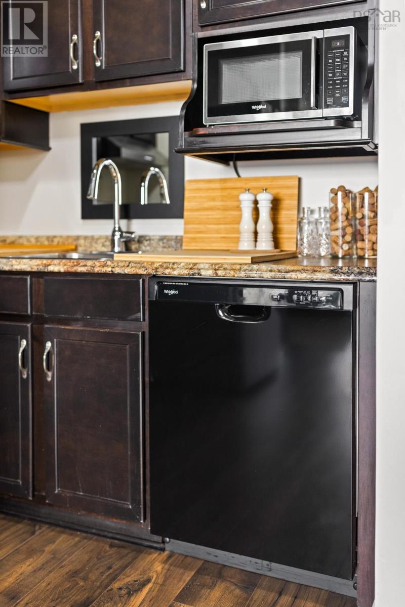 Property 14 of 22 of 202 6369 Coburg Road