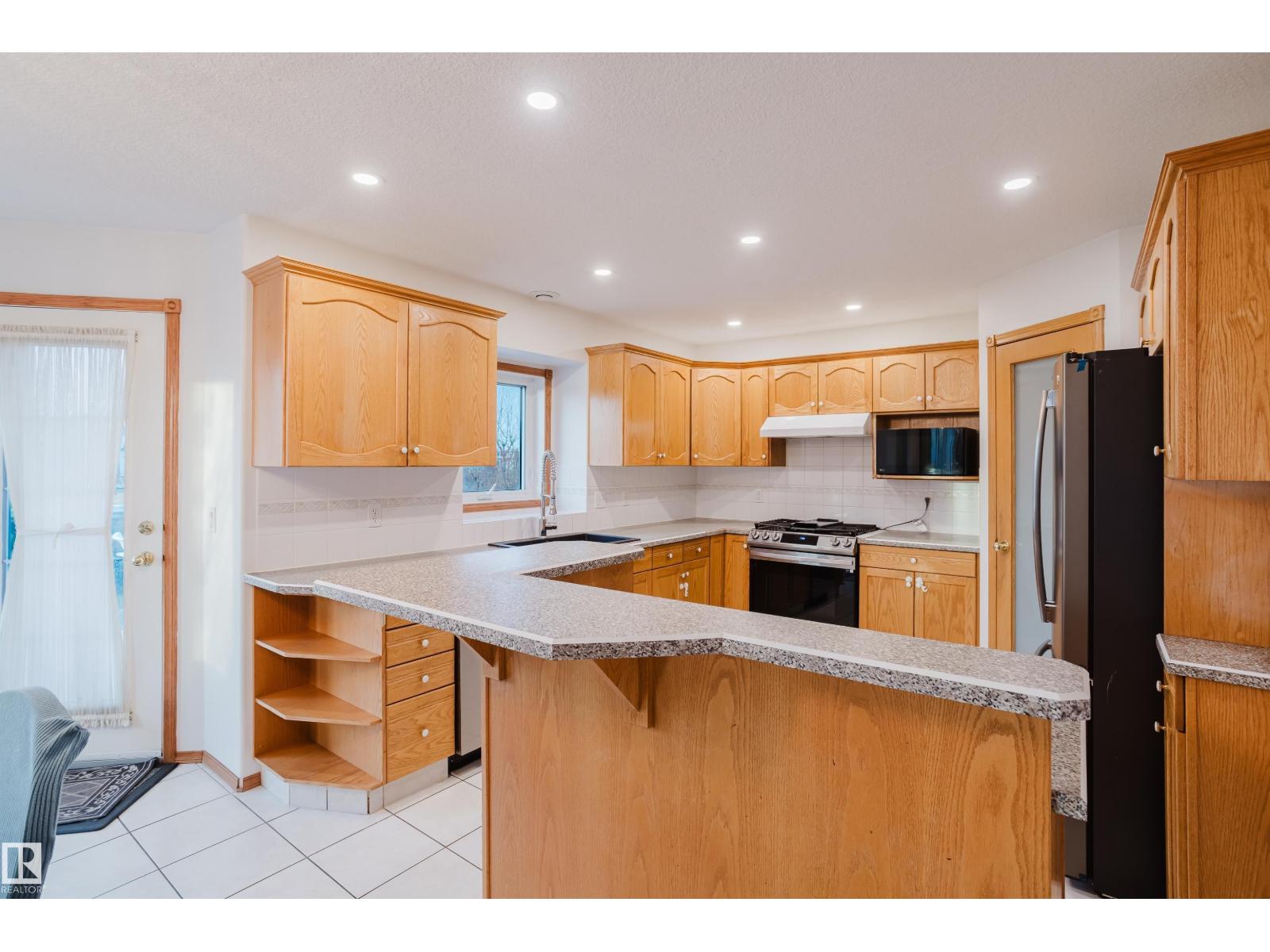 13054 158 AV NW, Edmonton