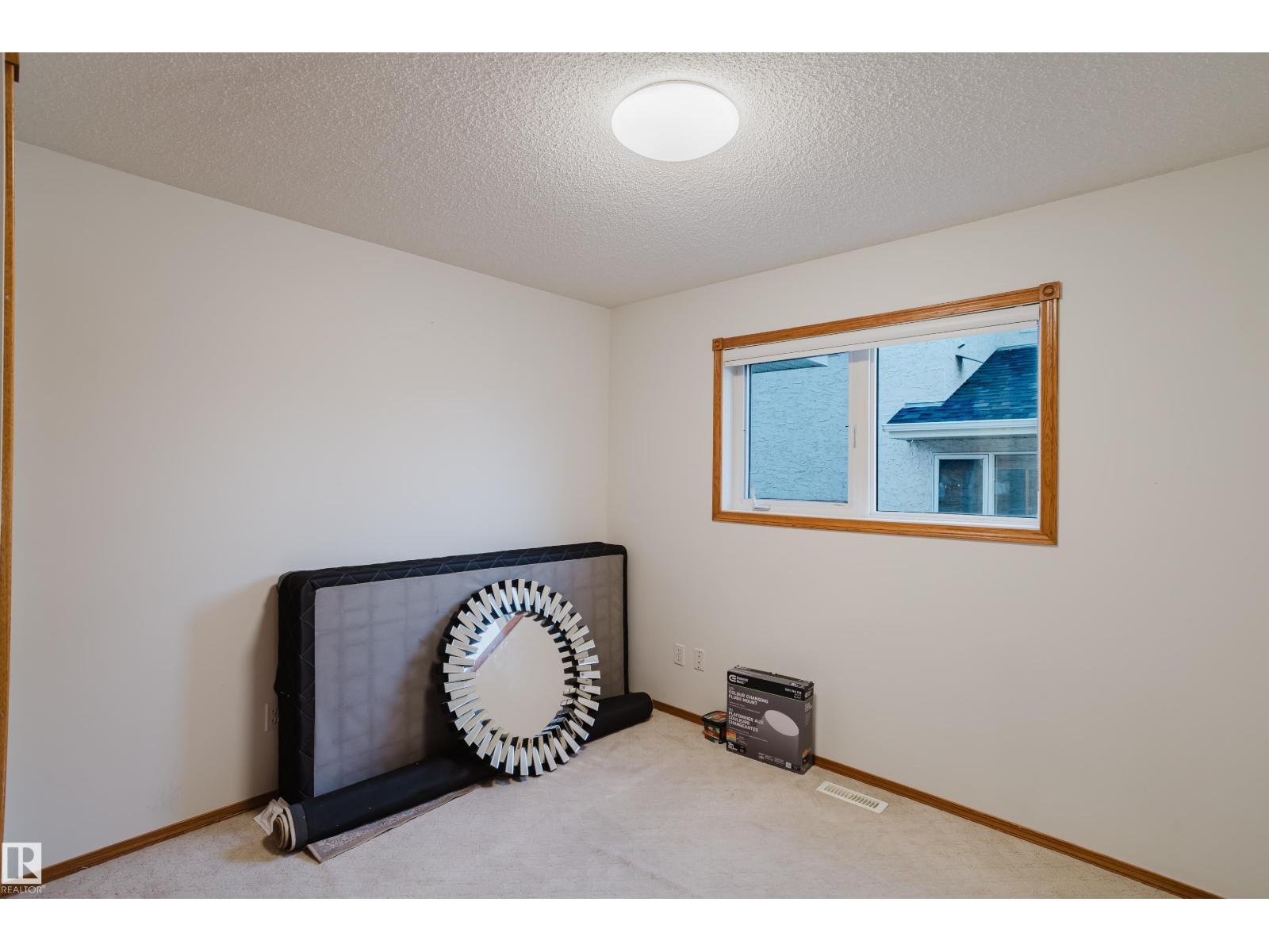 13054 158 AV NW, Edmonton