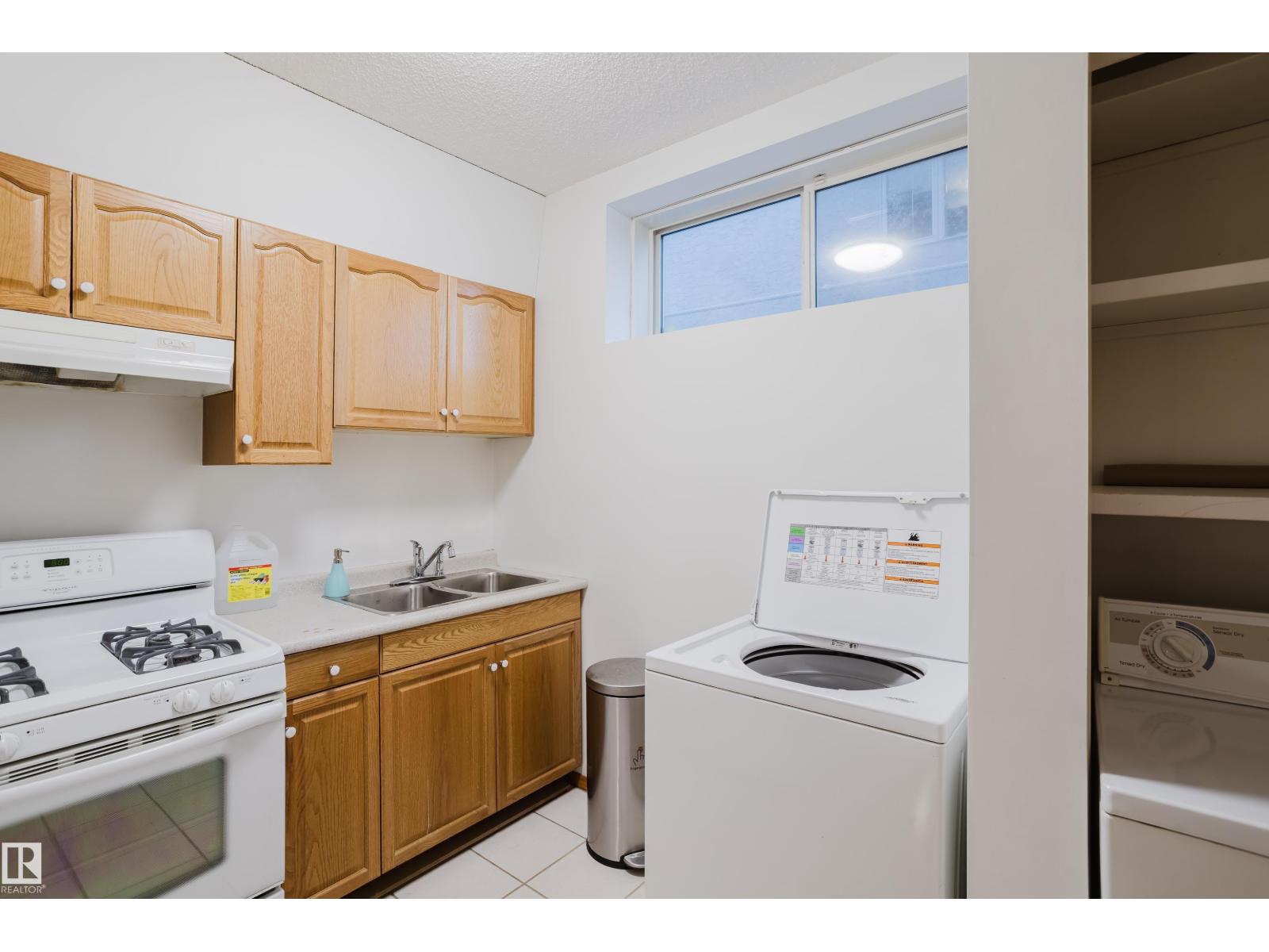 13054 158 AV NW, Edmonton