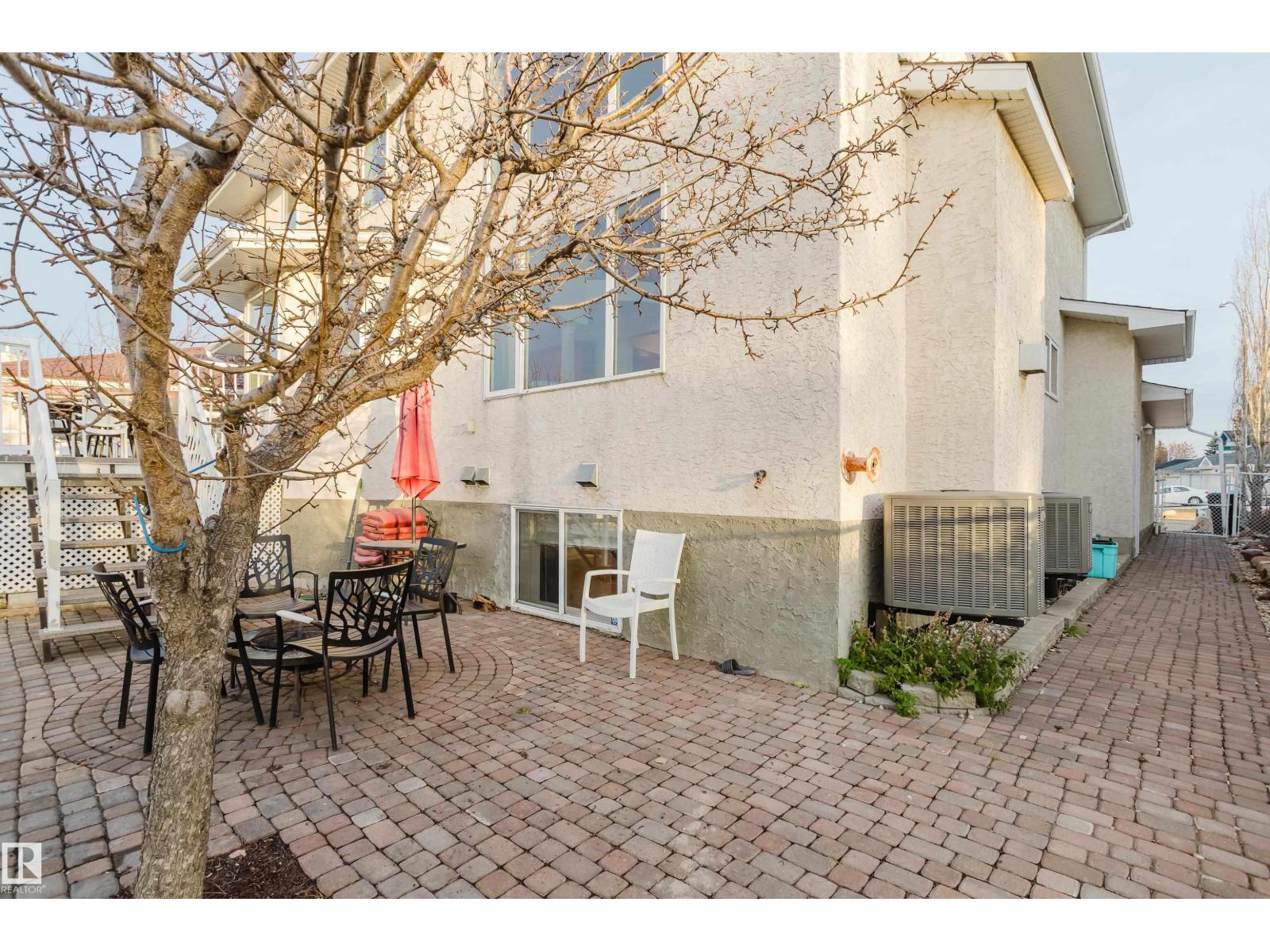 13054 158 AV NW, Edmonton