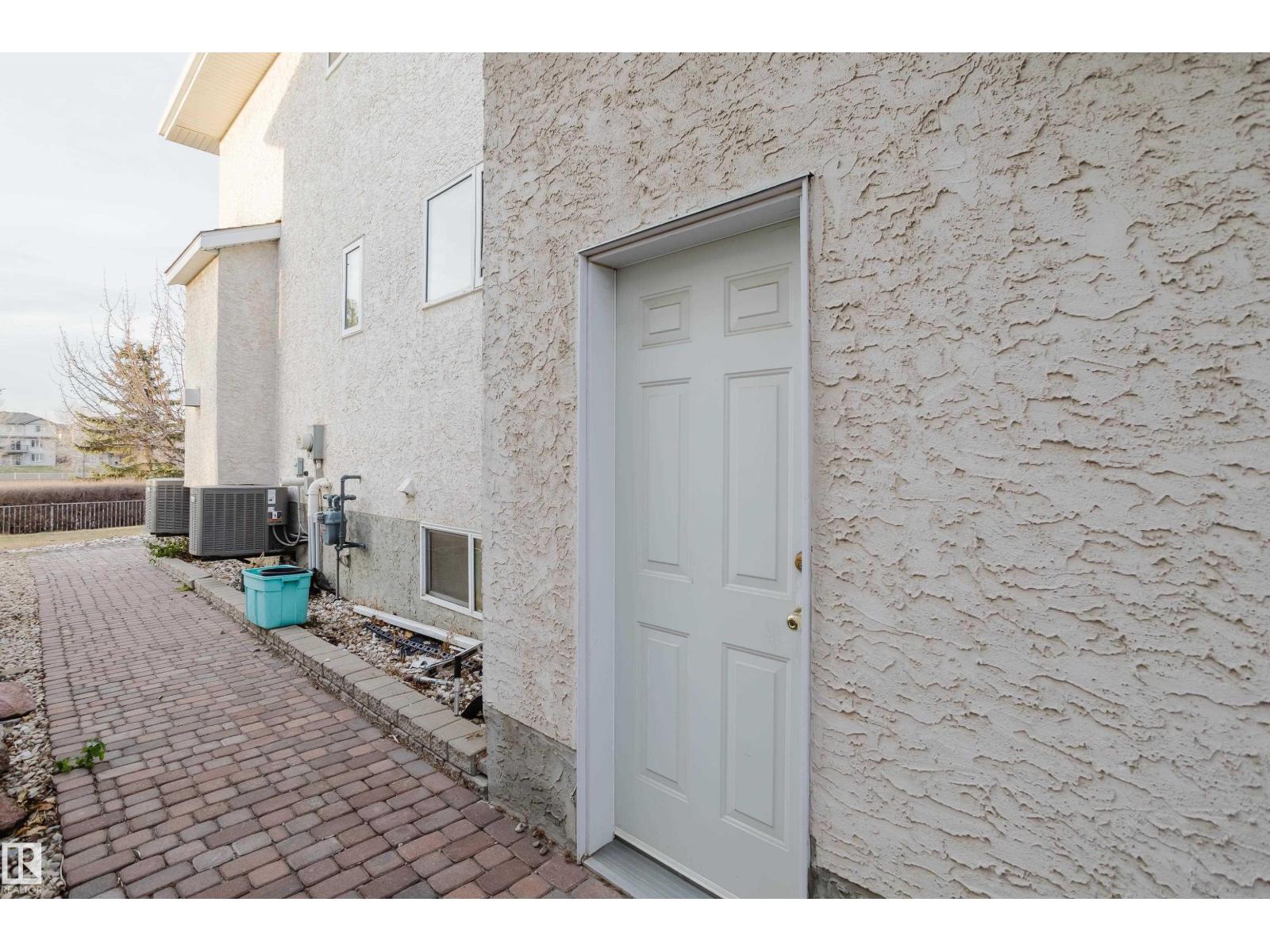 13054 158 AV NW, Edmonton