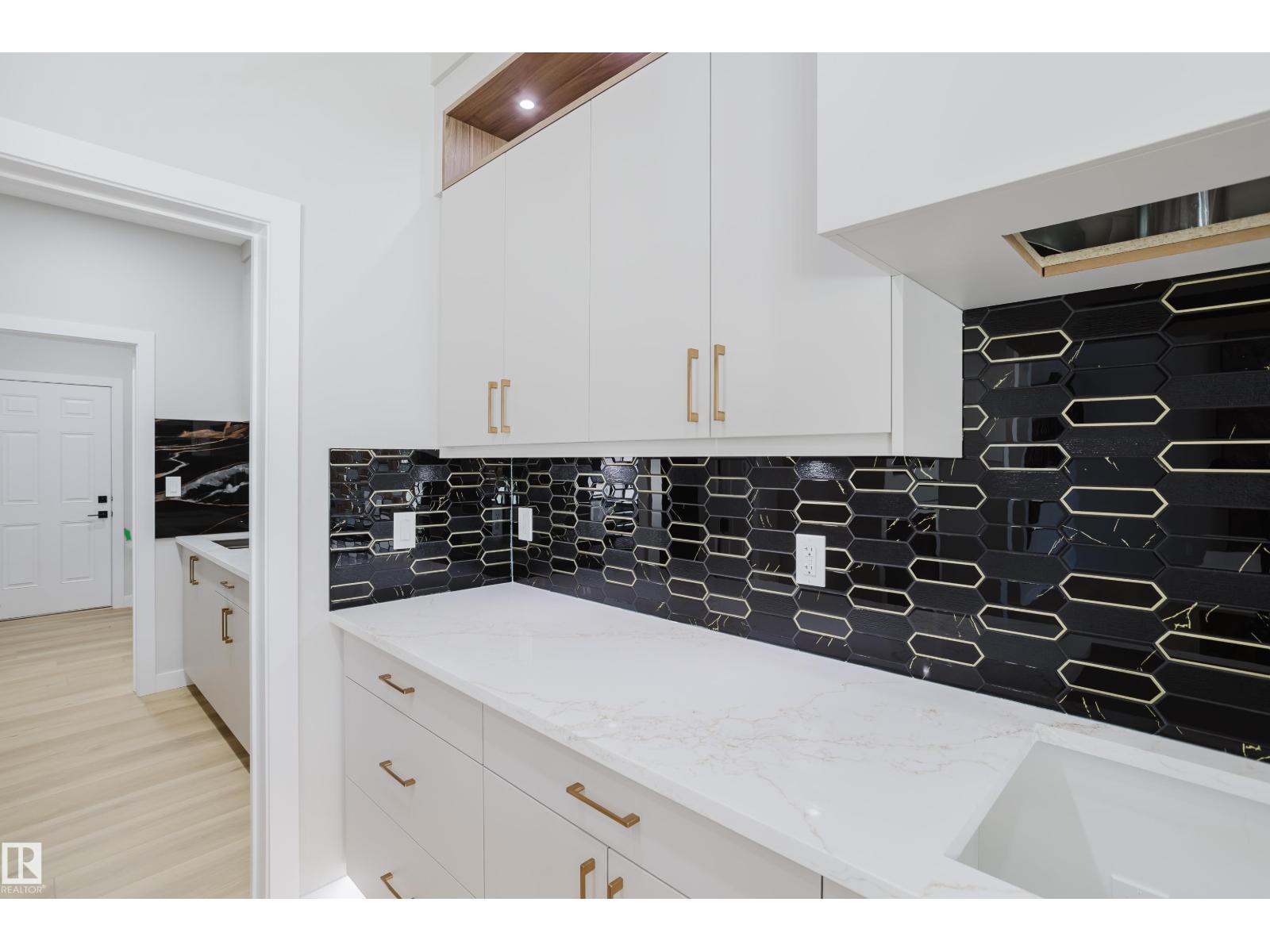 15108 14 ST NW, Edmonton