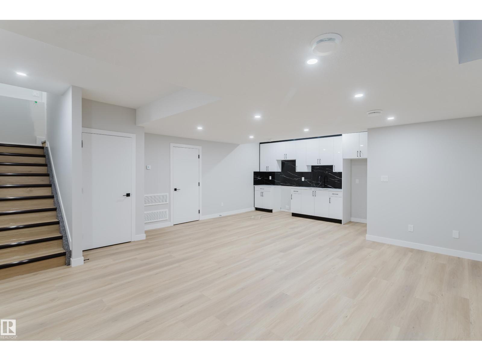 15108 14 ST NW, Edmonton