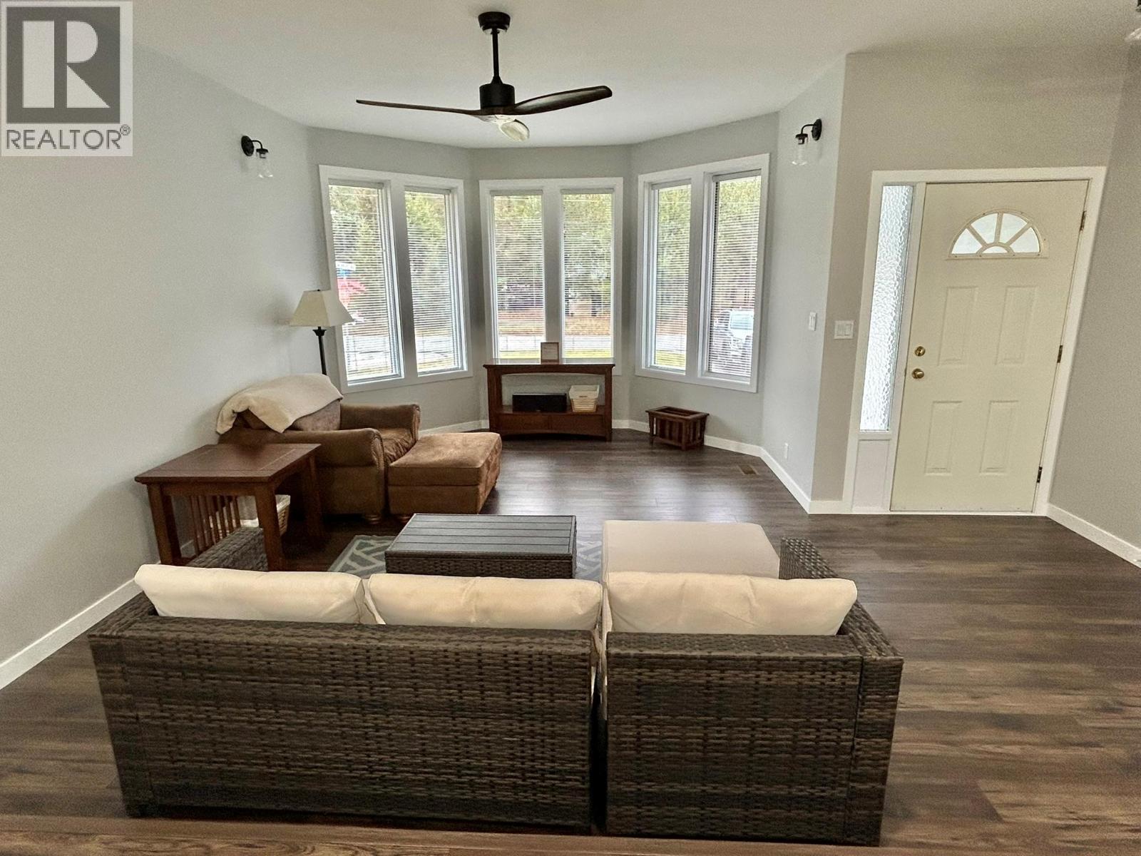 1884 COALSHUTE Road, Grand Forks