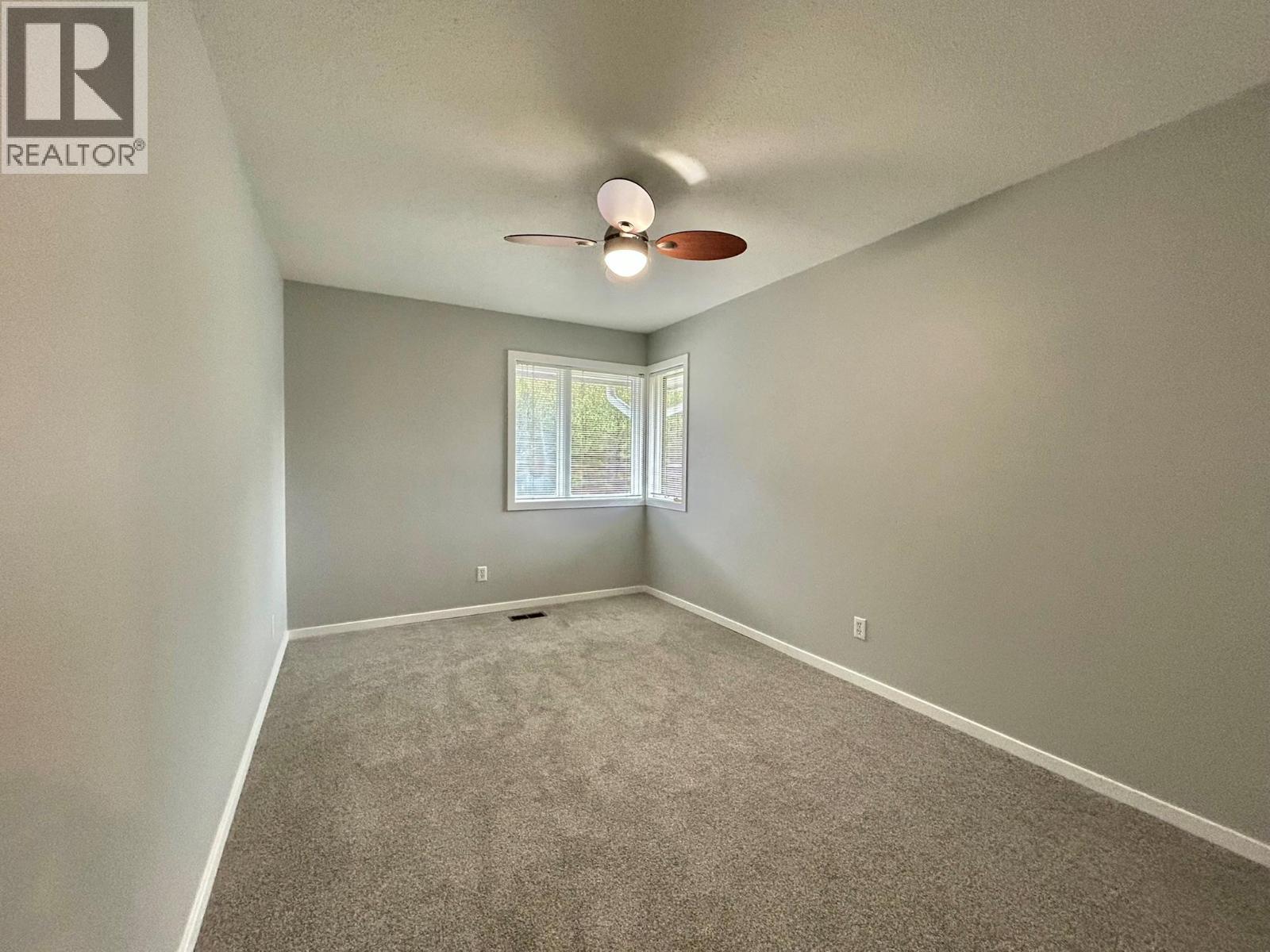 1884 COALSHUTE Road, Grand Forks