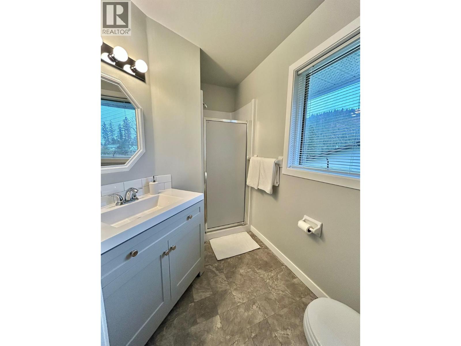 1884 COALSHUTE Road, Grand Forks