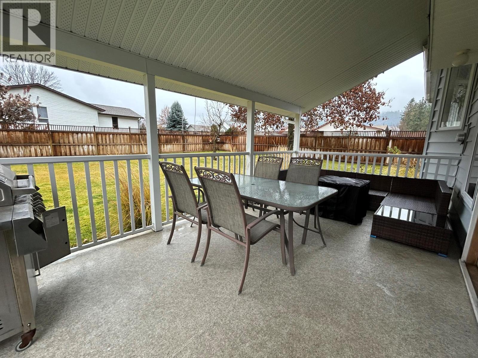 1884 COALSHUTE Road, Grand Forks