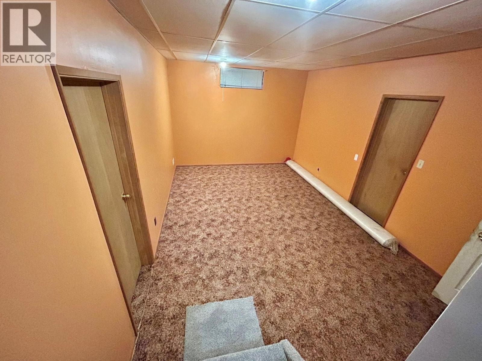 1884 COALSHUTE Road, Grand Forks