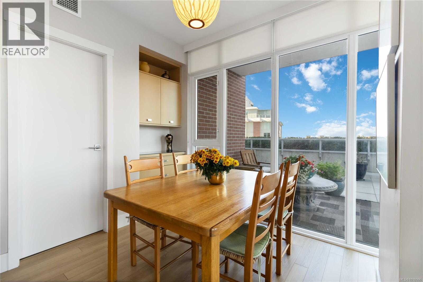 303 83 Saghalie Road, Victoria