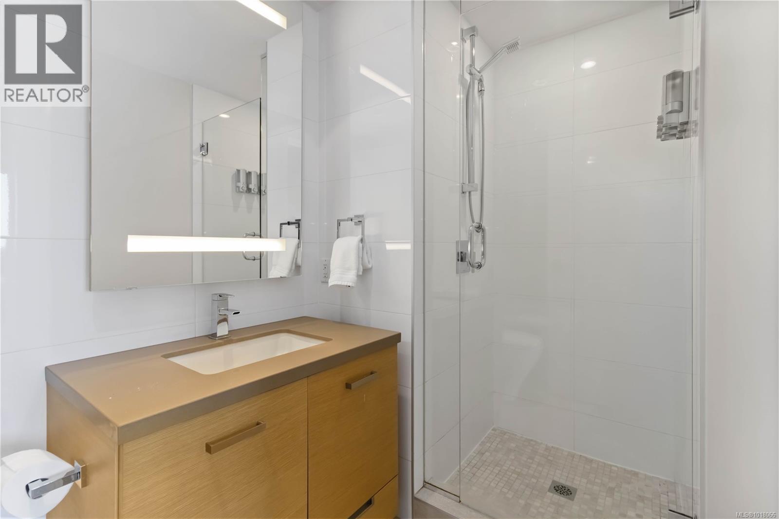 303 83 Saghalie Road, Victoria