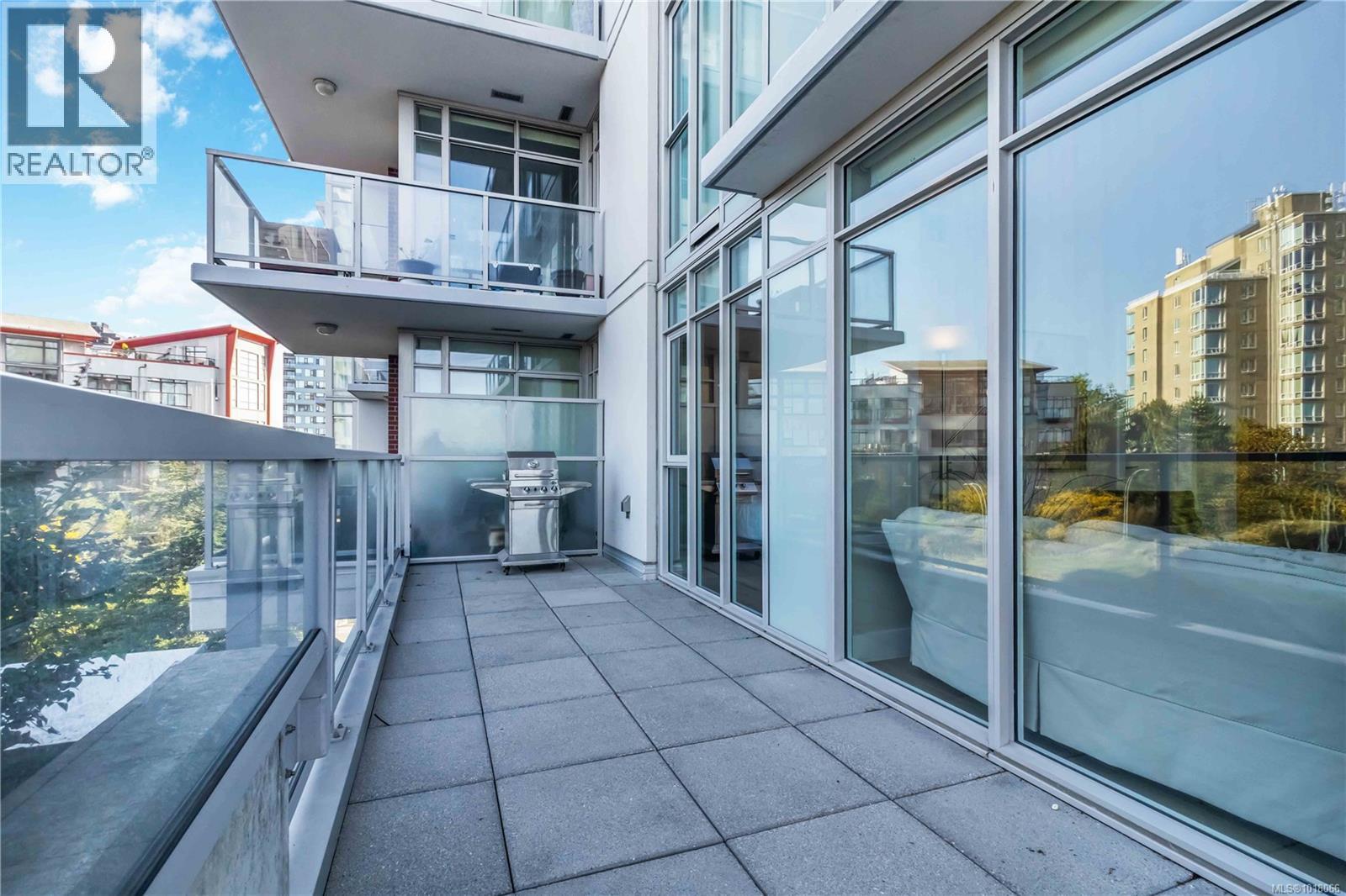 303 83 Saghalie Road, Victoria