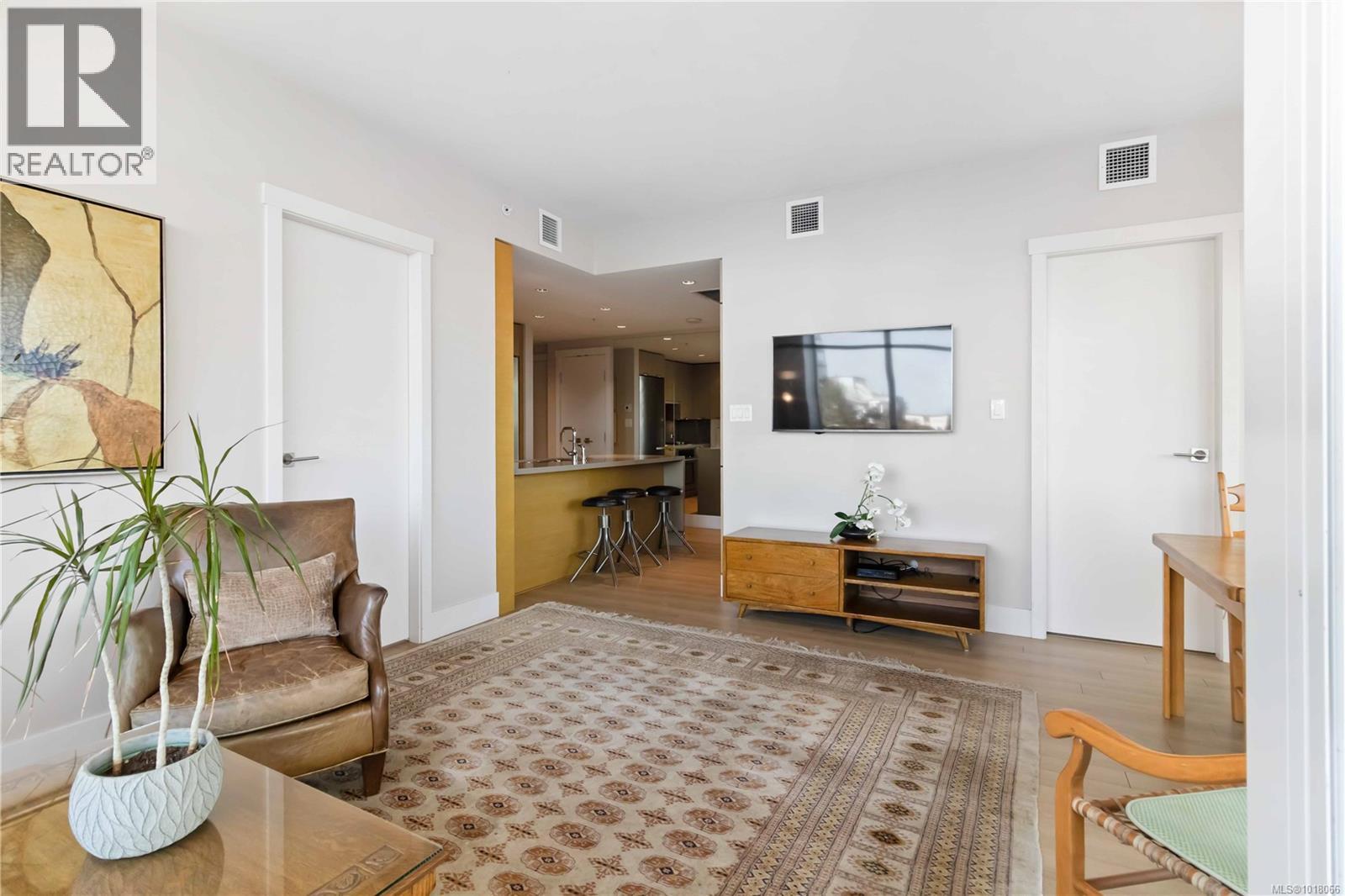 303 83 Saghalie Road, Victoria