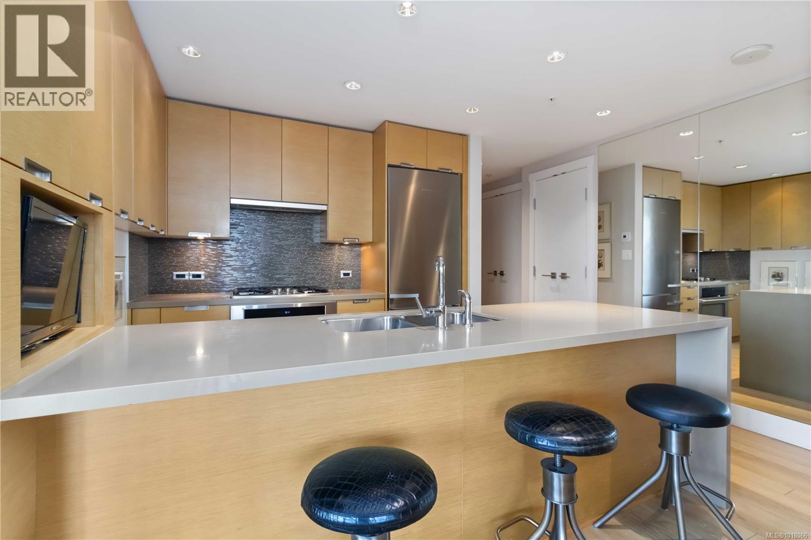 303 83 Saghalie Road, Victoria