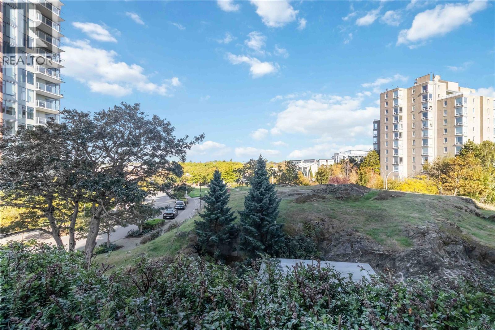 303 83 Saghalie Road, Victoria