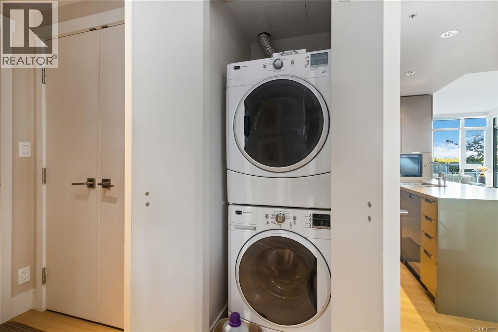 303 83 Saghalie Road, Victoria