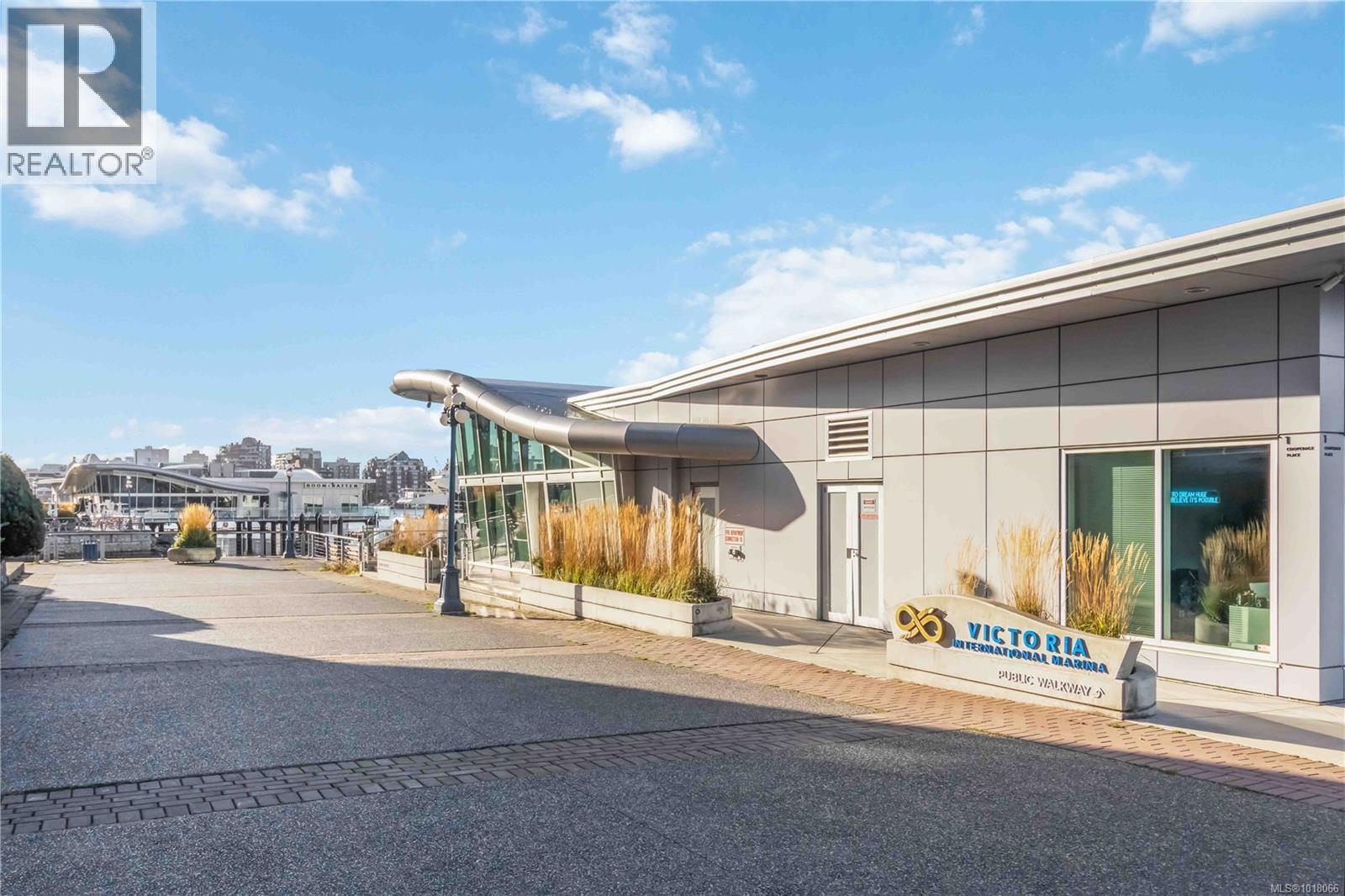 303 83 Saghalie Road, Victoria