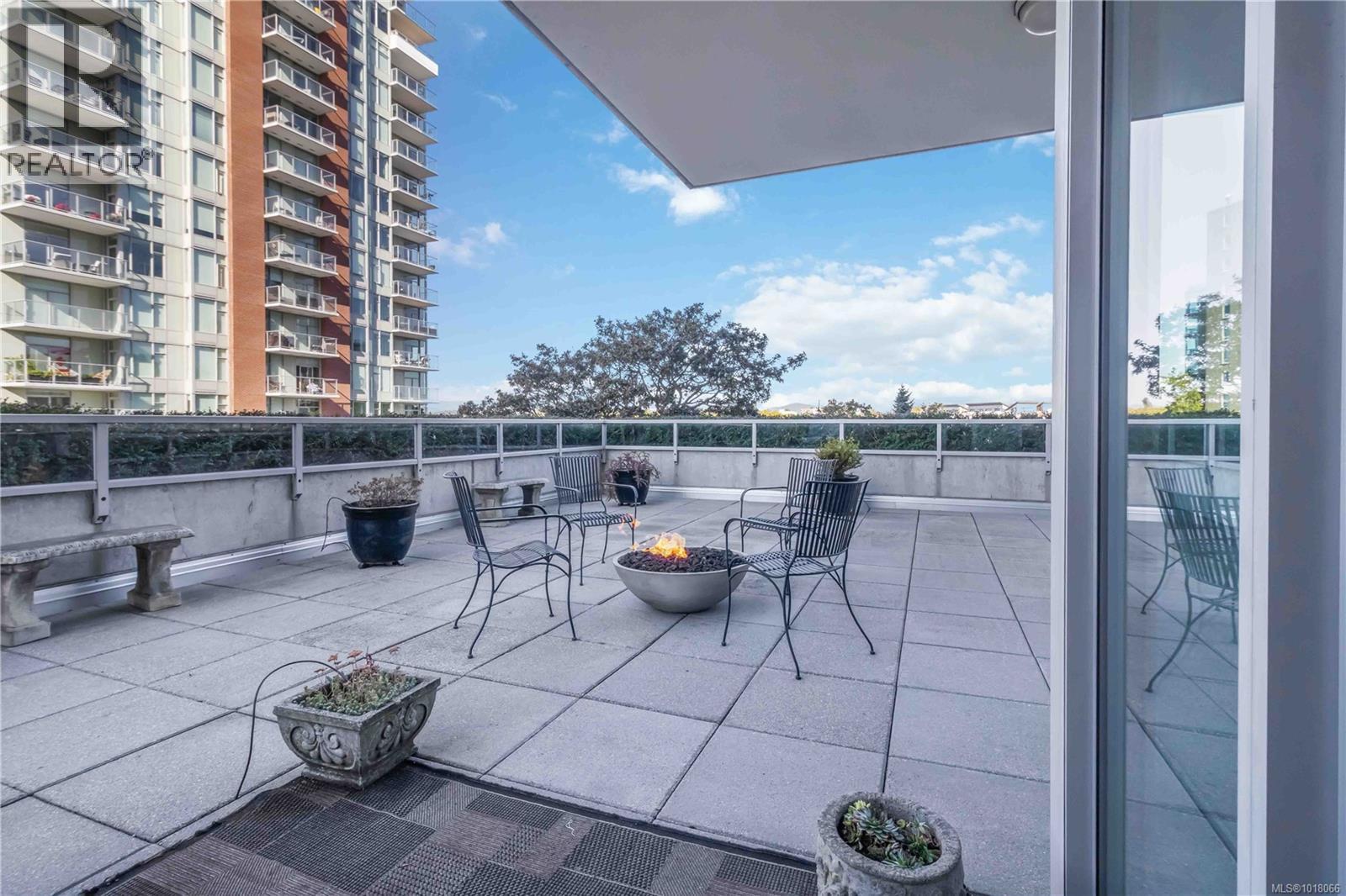 303 83 Saghalie Road, Victoria