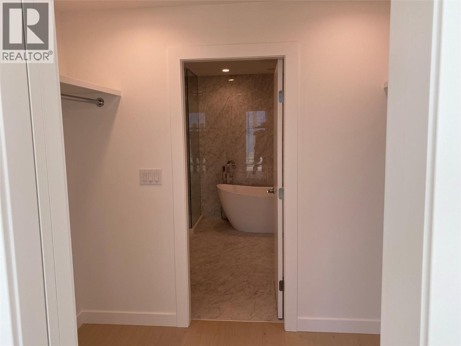 13419 Lakeshore Drive S Unit# 101, Summerland