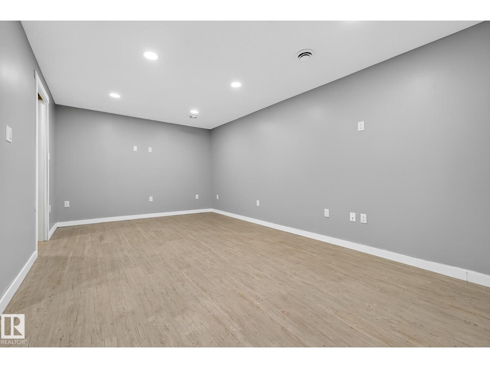 1094 BARNES WY SW, Edmonton