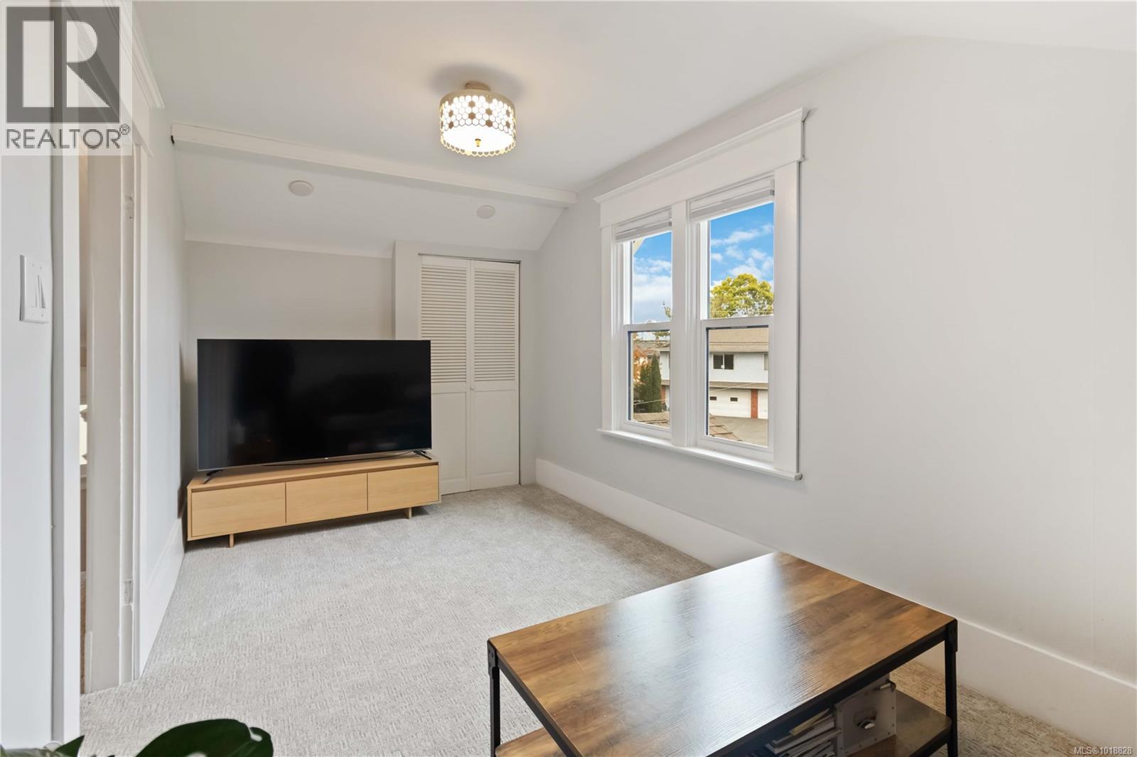  3354 Harriet Road, Saanich