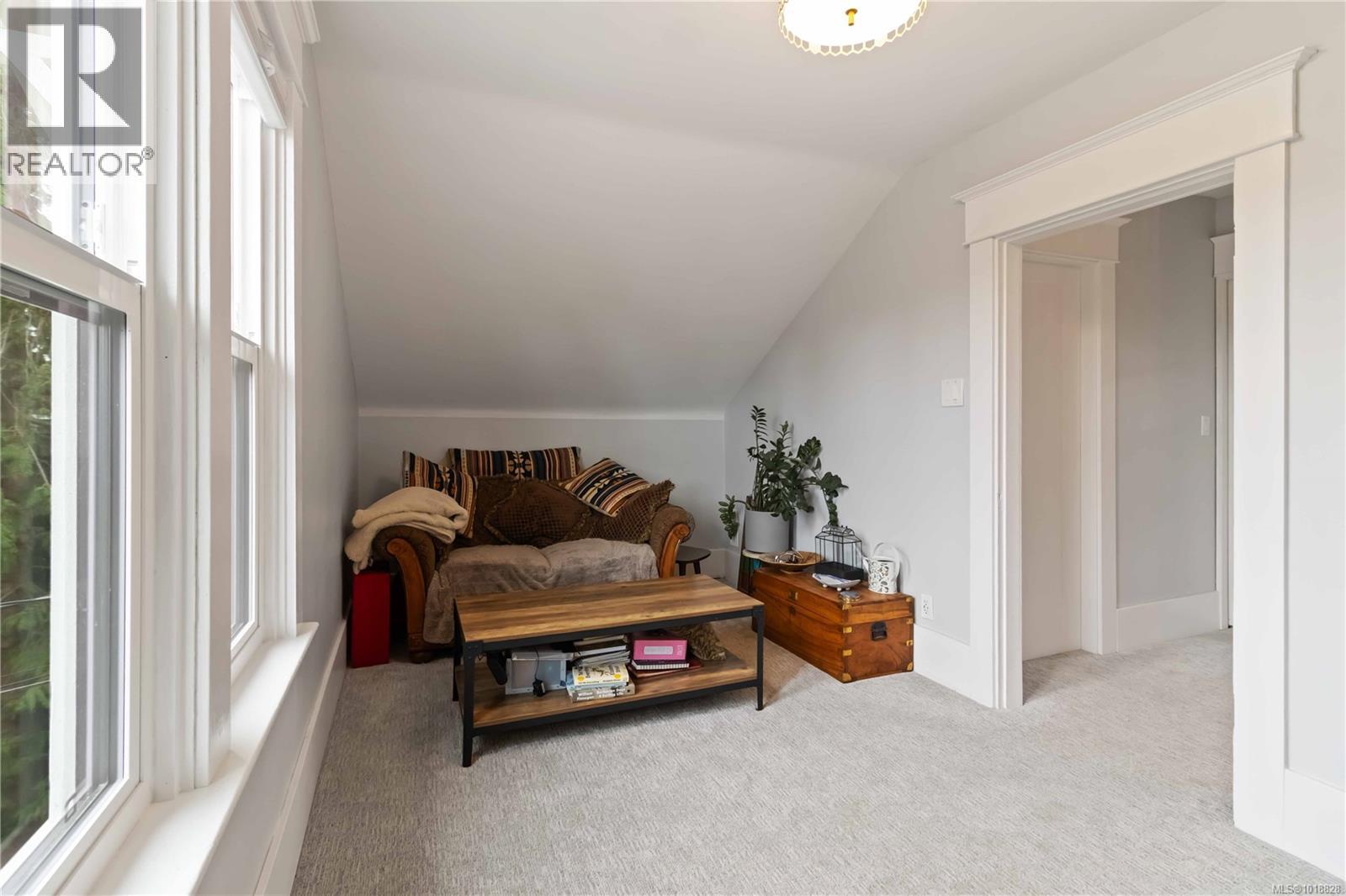  3354 Harriet Road, Saanich